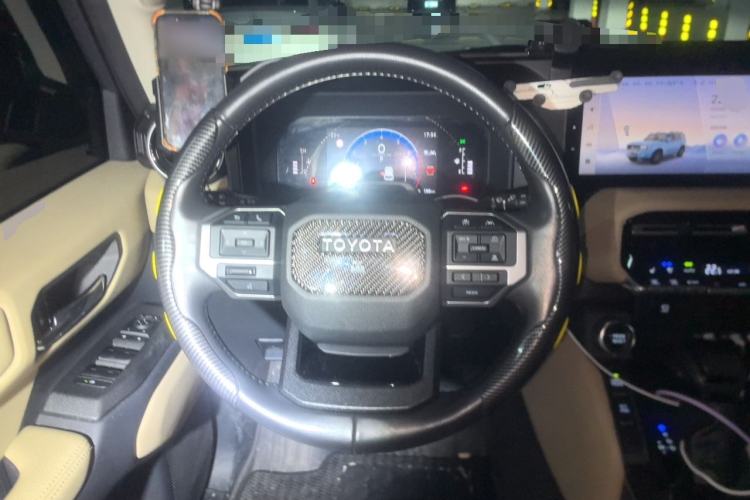 Used Toyota Prado 2024 2.4T All-Terrain TX Edition with 6 Seats Steering Wheel