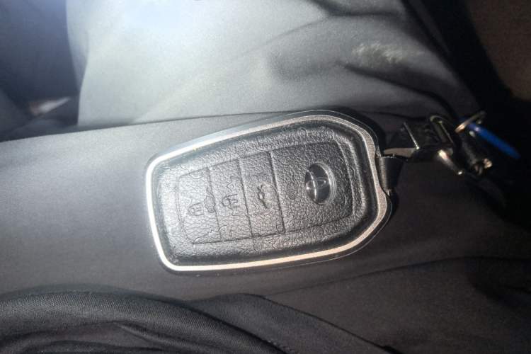 Used Toyota Prado 2024 2.4T All-Terrain TX Edition with 6 Seats Vehicle Key