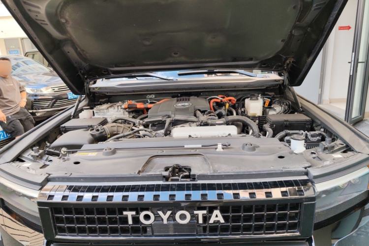 Used Toyota Prado 2024 2.4T All-Terrain TX Version 5 Seats Engine Bay
