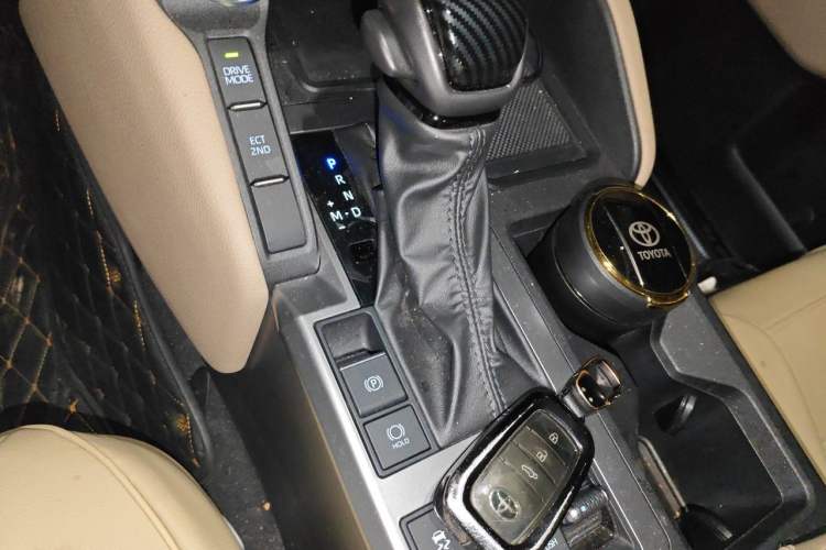 Used Toyota Prado 2024 2.4T All-Terrain TX Edition with 6 Seats Gear Lever