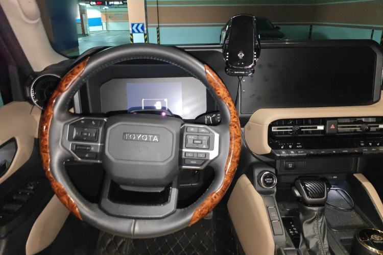 Used Toyota Prado 2024 2.4T All-Terrain TX Edition with 6 Seats Steering Wheel