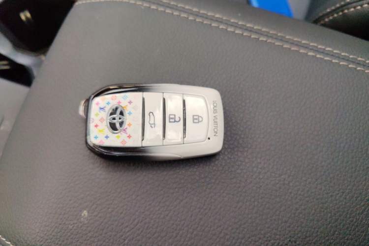 Used Toyota Prado 2024 2.4T All-Terrain TX Version 5 Seats Vehicle Key