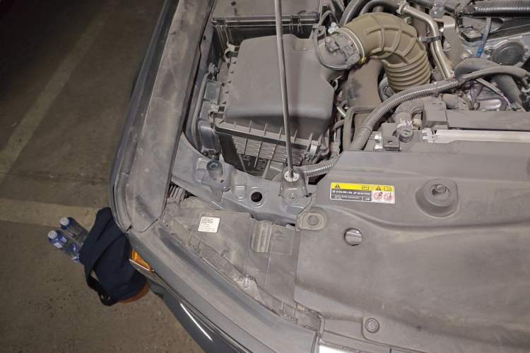 Used Toyota Prado 2024 2.4T All-Terrain TX Version 5 Seats Engine Bay Right