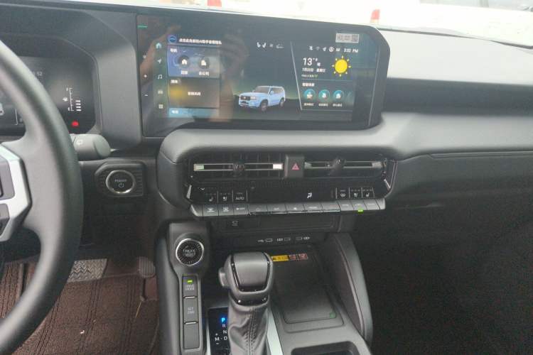 Used Toyota Prado 2024 2.4T All-Terrain TX Version 5 Seats Audio And AC Panel