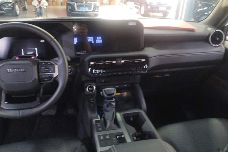Used Toyota Prado 2024 2.4T All-Terrain TX Version 5 Seats Audio And AC Panel