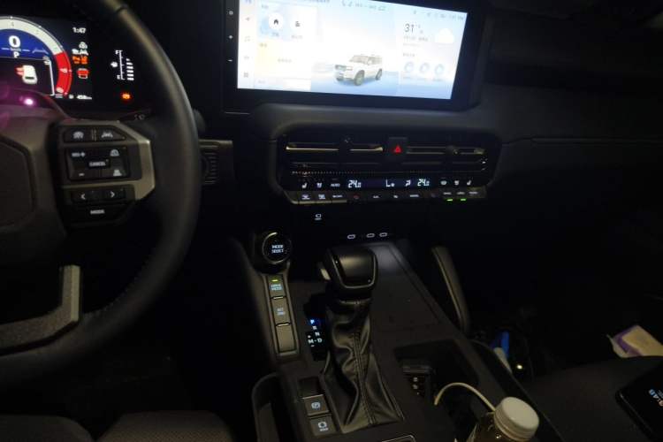 Used Toyota Prado 2024 2.4T All-Terrain TX Version 5 Seats Audio And AC Panel