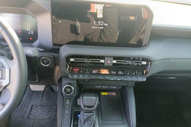 Used Toyota Prado 2024 2.4T All-Terrain TX Version 5 Seats Audio And AC Panel