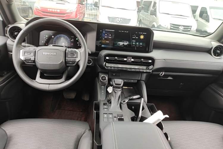 Used Toyota Prado 2024 2.4T All-Terrain TX Version 5 Seats Audio And AC Panel