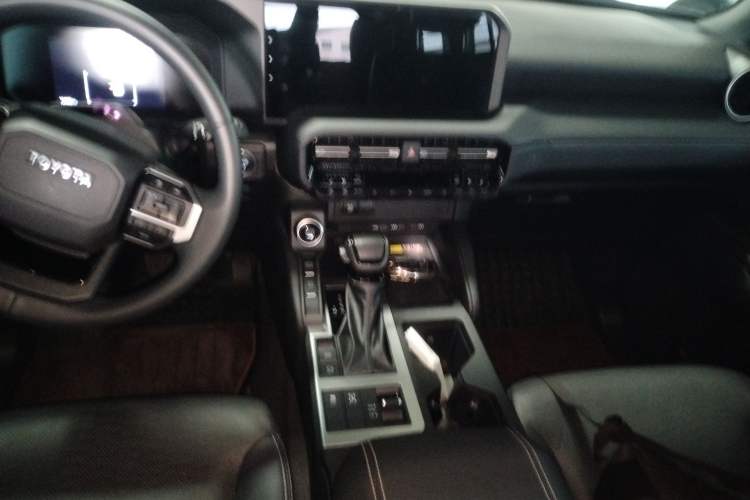 Used Toyota Prado 2024 2.4T All-Terrain TX Version 5 Seats Audio And AC Panel