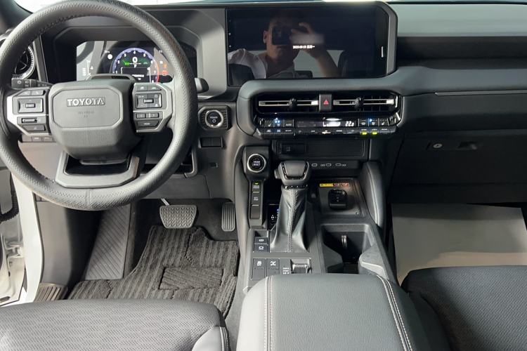 Used Toyota Prado 2024 2.4T All-Terrain TX Version 5 Seats Audio And AC Panel