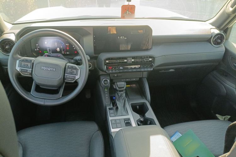 Used Toyota Prado 2024 2.4T All-Terrain TX Version 5 Seats Center Console