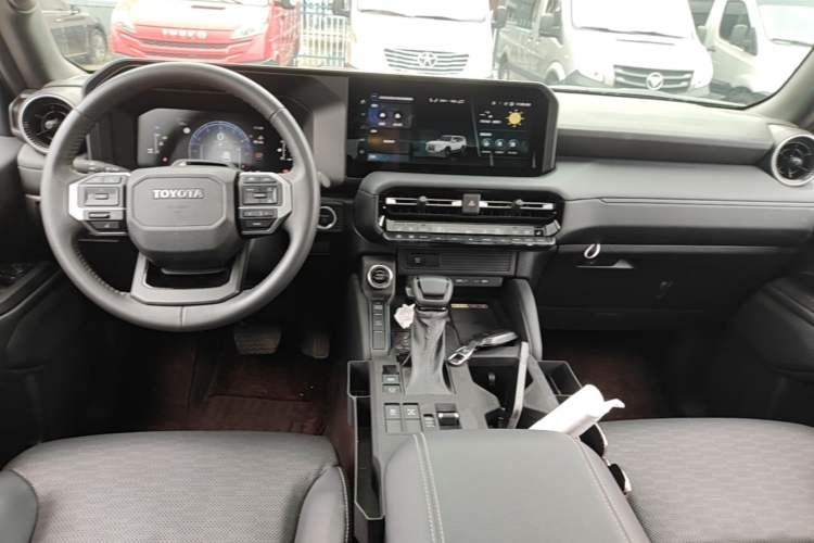Used Toyota Prado 2024 2.4T All-Terrain TX Version 5 Seats Center Console