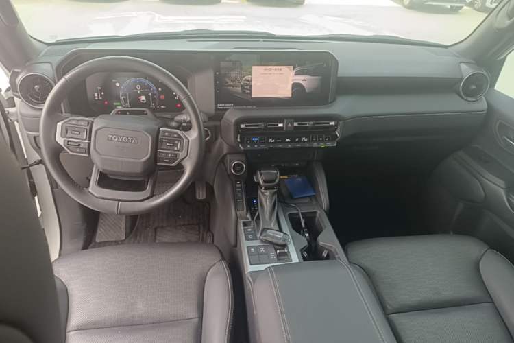 Used Toyota Prado 2024 2.4T All-Terrain TX Version 5 Seats Center Console