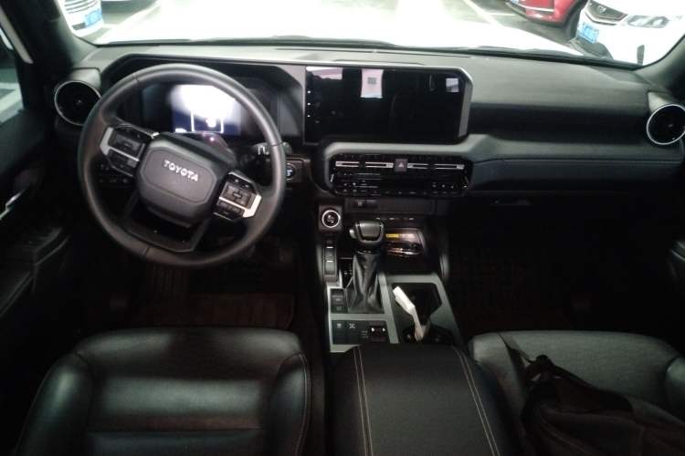 Used Toyota Prado 2024 2.4T All-Terrain TX Version 5 Seats Center Console