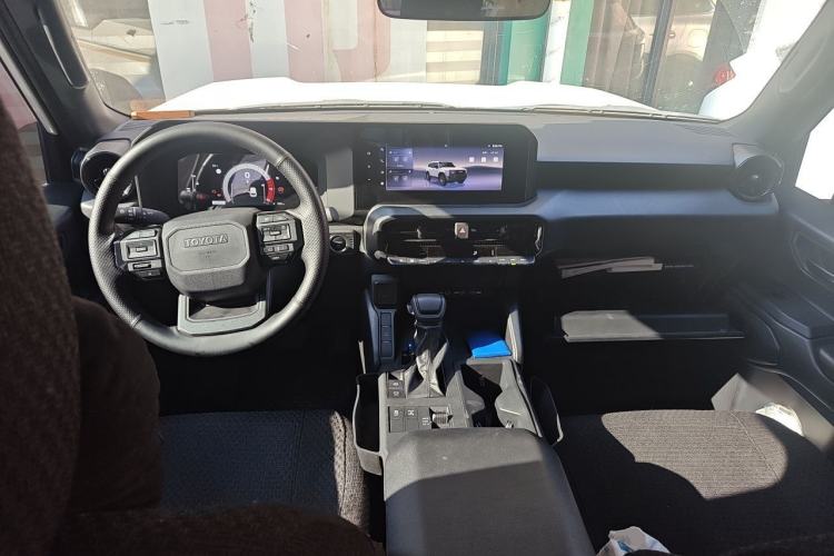 Used Toyota Prado 2024 2.4T Cross-Border BX Edition 5 Seats Center Console