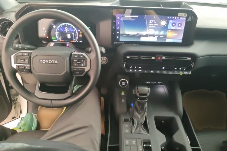 Used Toyota Prado 2024 2.4T All-Terrain TX Edition with 6 Seats Center Console