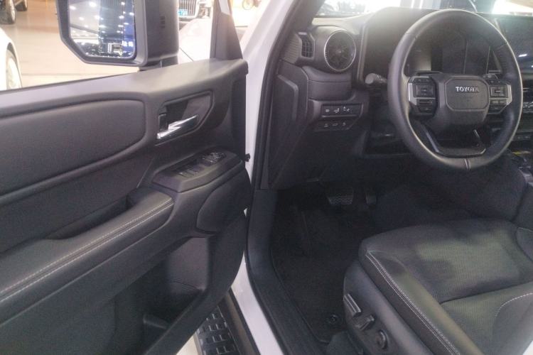 Used Toyota Prado 2024 2.4T All-Terrain TX Version 5 Seats Driver Seat