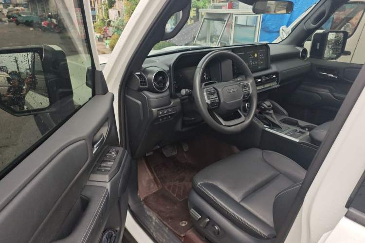 Used Toyota Prado 2024 2.4T All-Terrain TX Version 5 Seats Driver Seat