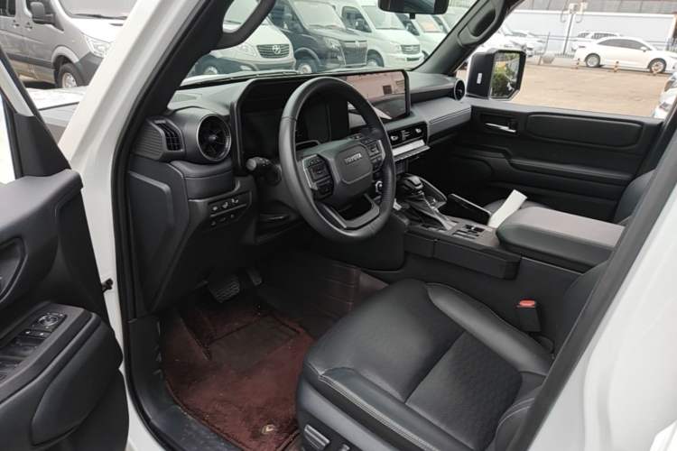 Used Toyota Prado 2024 2.4T All-Terrain TX Version 5 Seats Driver Seat