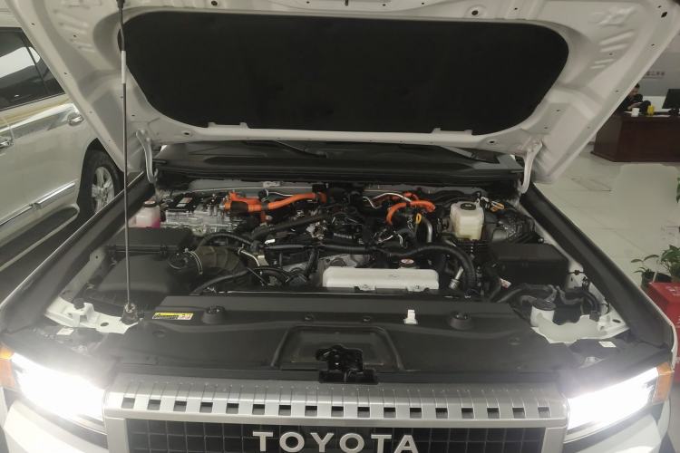 Used Toyota Prado 2024 2.4T All-Terrain TX Version 5 Seats Engine Bay