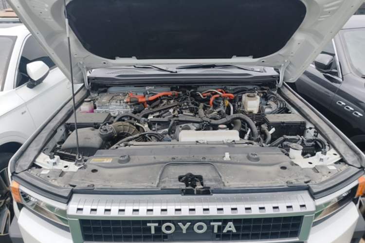 Used Toyota Prado 2024 2.4T All-Terrain TX Version 5 Seats Engine Bay