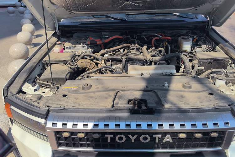Used Toyota Prado 2024 2.4T All-Terrain TX Version 5 Seats Engine Bay Right