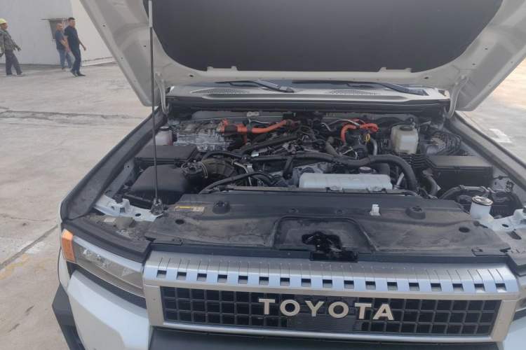 Used Toyota Prado 2024 2.4T All-Terrain TX Version 5 Seats Engine Bay Right