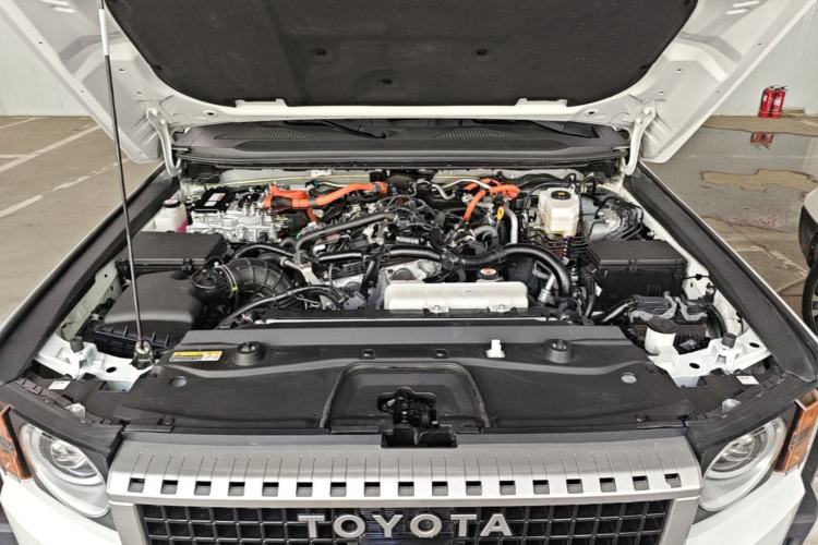 Used Toyota Prado 2024 2.4T Cross-Border BX Edition 5 Seats Engine Bay