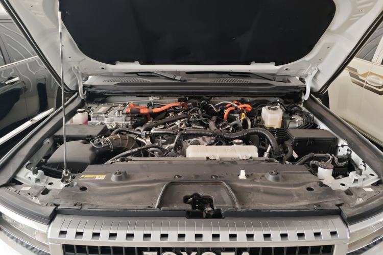Used Toyota Prado 2024 2.4T All-Terrain TX Edition with 6 Seats Engine Bay