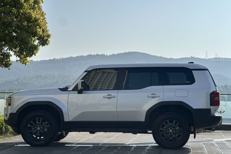 Used Toyota Prado 2024 2.4T All-Terrain TX Version 5 Seats Exterior 3