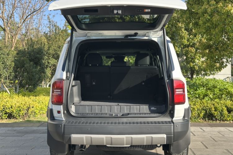 Used Toyota Prado 2024 2.4T All-Terrain TX Version 5 Seats Exterior 4