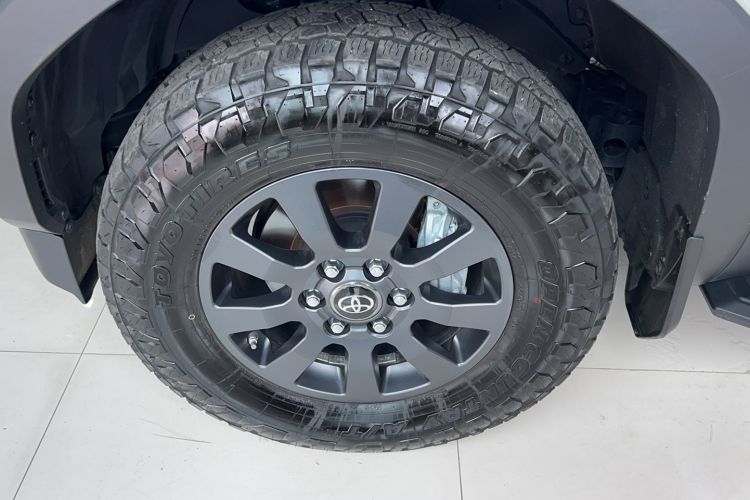 Used Toyota Prado 2024 2.4T All-Terrain TX Version 5 Seats Exterior 4