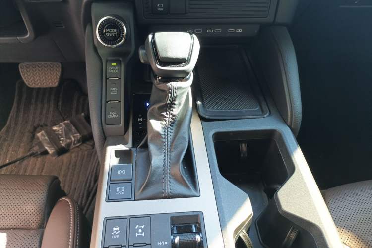 Used Toyota Prado 2024 2.4T Wilderness WX Edition 6 Seats Gear Lever