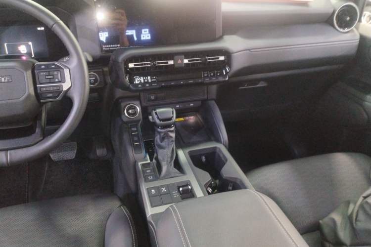 Used Toyota Prado 2024 2.4T All-Terrain TX Version 5 Seats Gear Lever