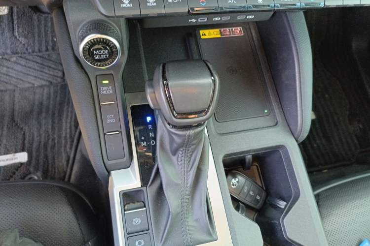 Used Toyota Prado 2024 2.4T All-Terrain TX Version 5 Seats Gear Lever