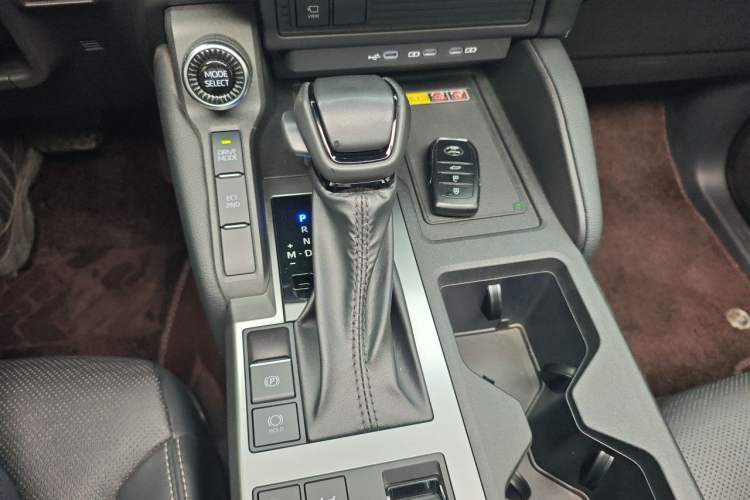 Used Toyota Prado 2024 2.4T All-Terrain TX Version 5 Seats Gear Lever