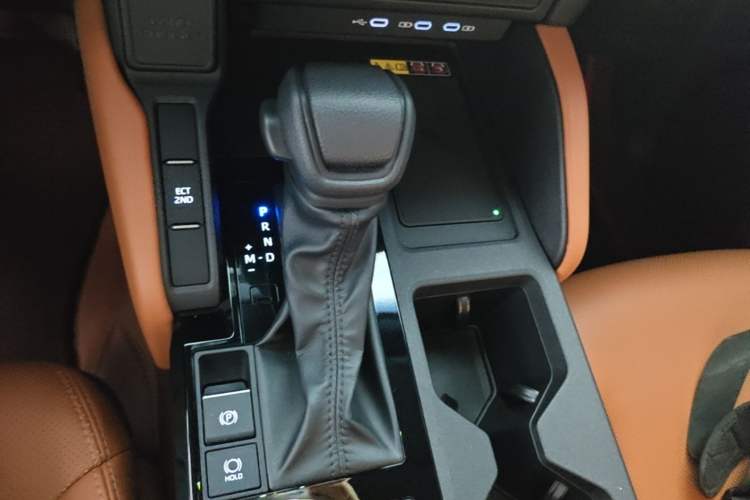 Used Toyota Prado 2024 2.4T Cross-Border BX Edition 5 Seats Gear Lever