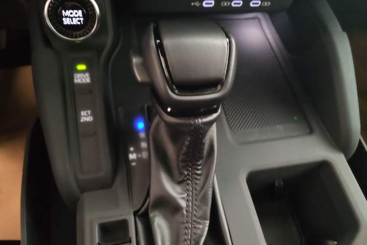 Used Toyota Prado 2024 2.4T All-Terrain TX Edition with 6 Seats Gear Lever