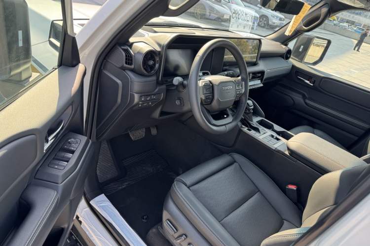 Used Toyota Prado 2024 2.4T Wilderness WX Edition 6 Seats Interior 1