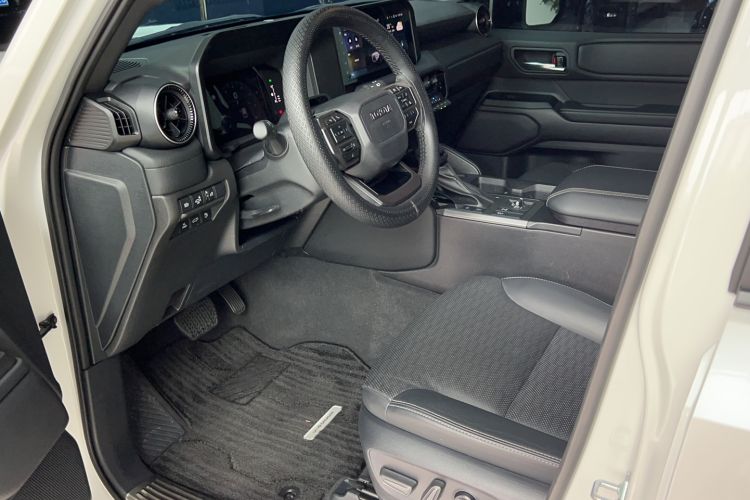 Used Toyota Prado 2024 2.4T All-Terrain TX Version 5 Seats Interior 1