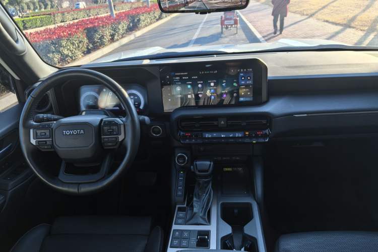 Used Toyota Prado 2024 2.4T Wilderness WX Edition 6 Seats Interior 2