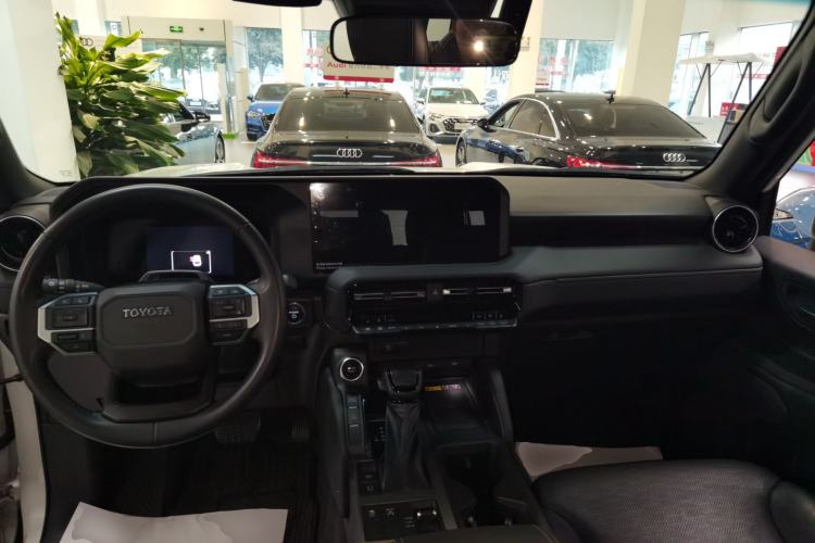 Used Toyota Prado 2024 2.4T All-Terrain TX Version 5 Seats Interior 2
