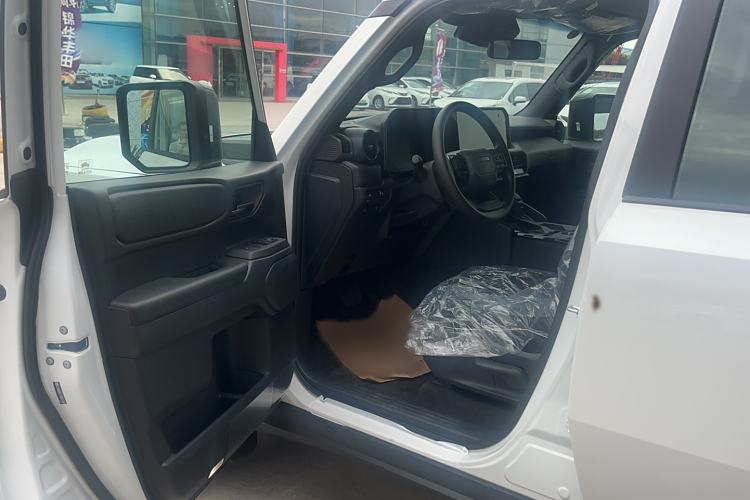Used Toyota Prado 2024 2.4T Cross-Border BX Edition 5 Seats Interior 2