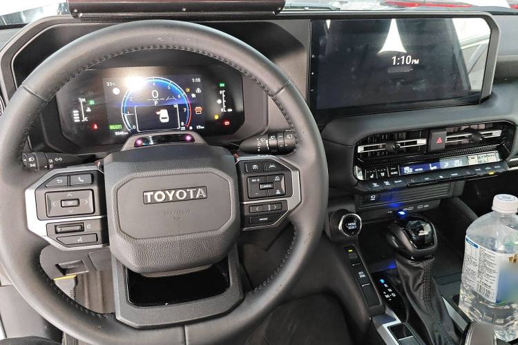 Used Toyota Prado 2024 2.4T All-Terrain TX Version 5 Seats Interior 2