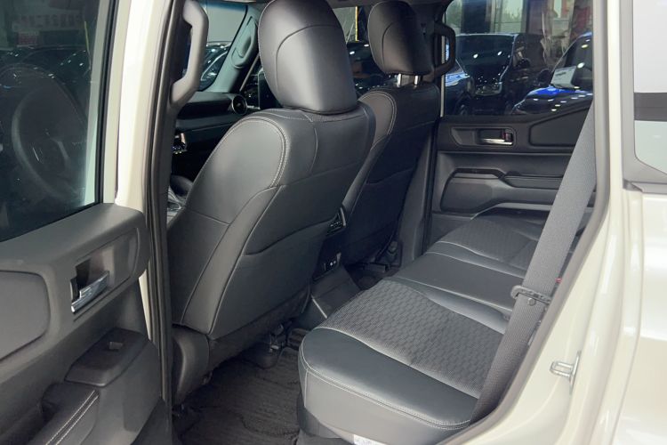 Used Toyota Prado 2024 2.4T All-Terrain TX Version 5 Seats Interior 2