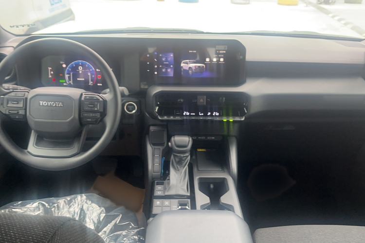 Used Toyota Prado 2024 2.4T Cross-Border BX Edition 5 Seats Interior 3
