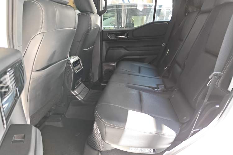 Used Toyota Prado 2024 2.4T All-Terrain TX Version 5 Seats Interior 4