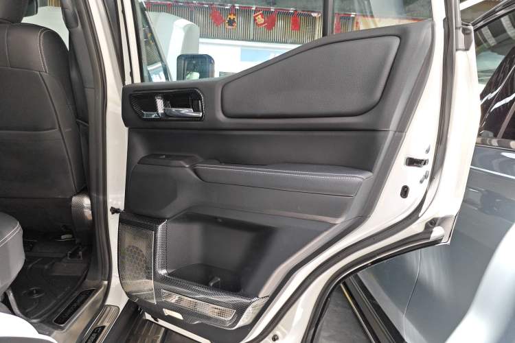 Used Toyota Prado 2024 2.4T All-Terrain TX Version 5 Seats Interior 6