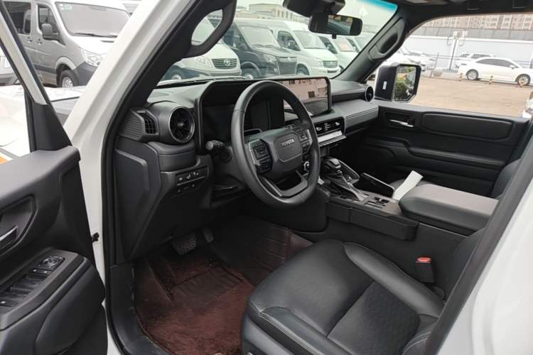 Used Toyota Prado 2024 2.4T All-Terrain TX Version 5 Seats Left Front Seat