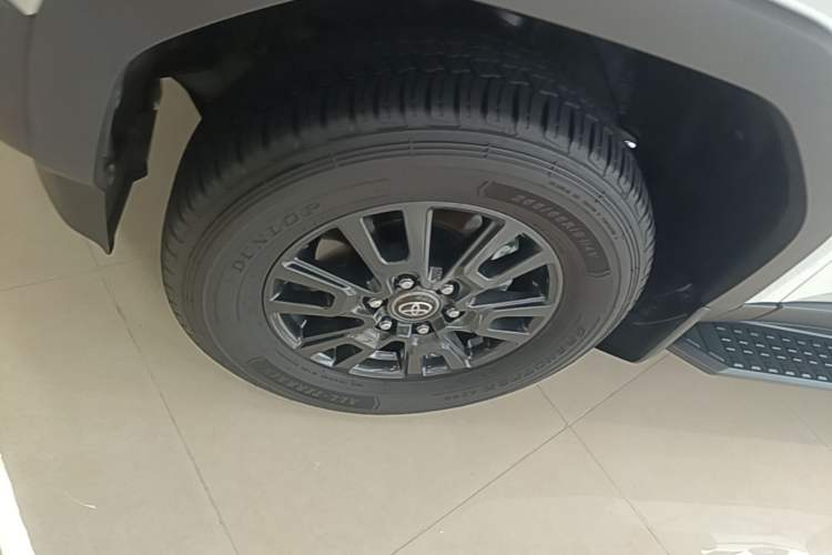 Used Toyota Prado 2024 2.4T All-Terrain TX Version 5 Seats Left Front Wheel Hub